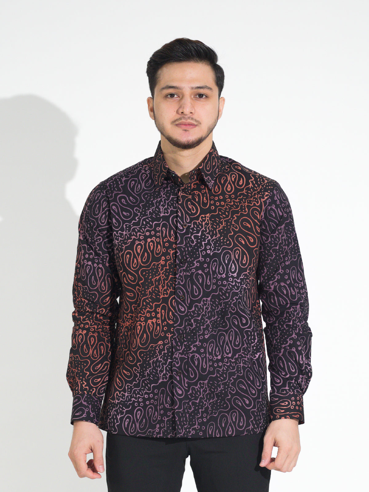 Gema GL903 long-sleeve batik shirt, black with rust and lilac paisley motif, front view