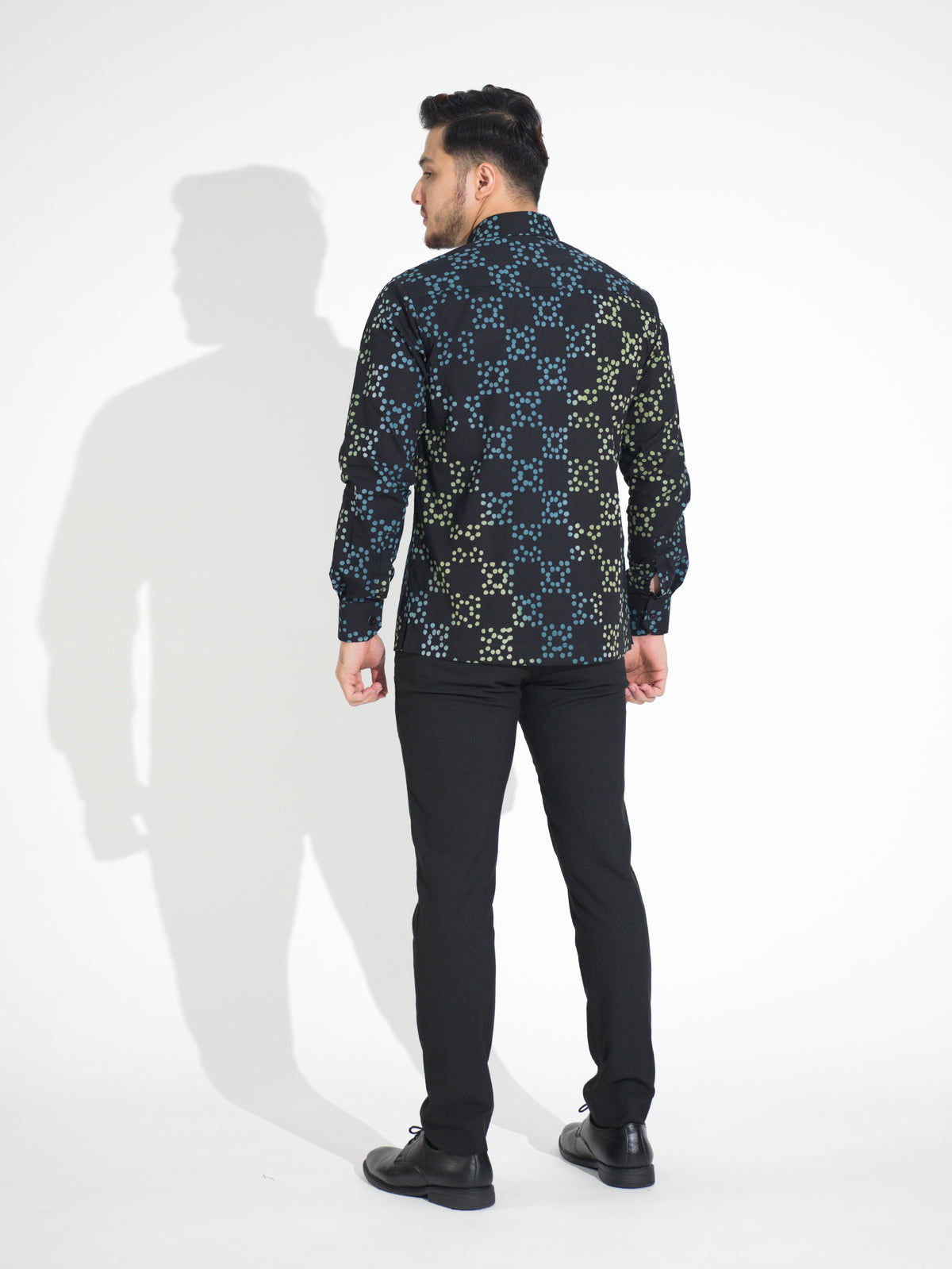 Gema GL909 long-sleeve batik shirt, black with blue and green checkered square motif, back view