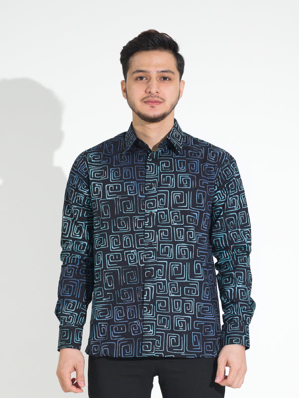 Gema GL913 long-sleeve batik shirt, black with teal and blue square spiral motif, front view