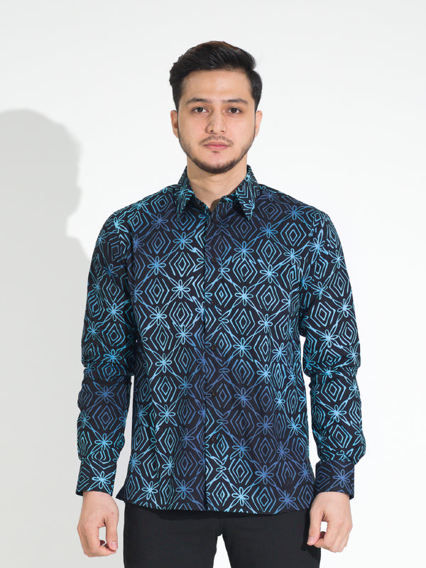 Gema GL914 long-sleeve batik shirt, navy with cyan star motif, front view