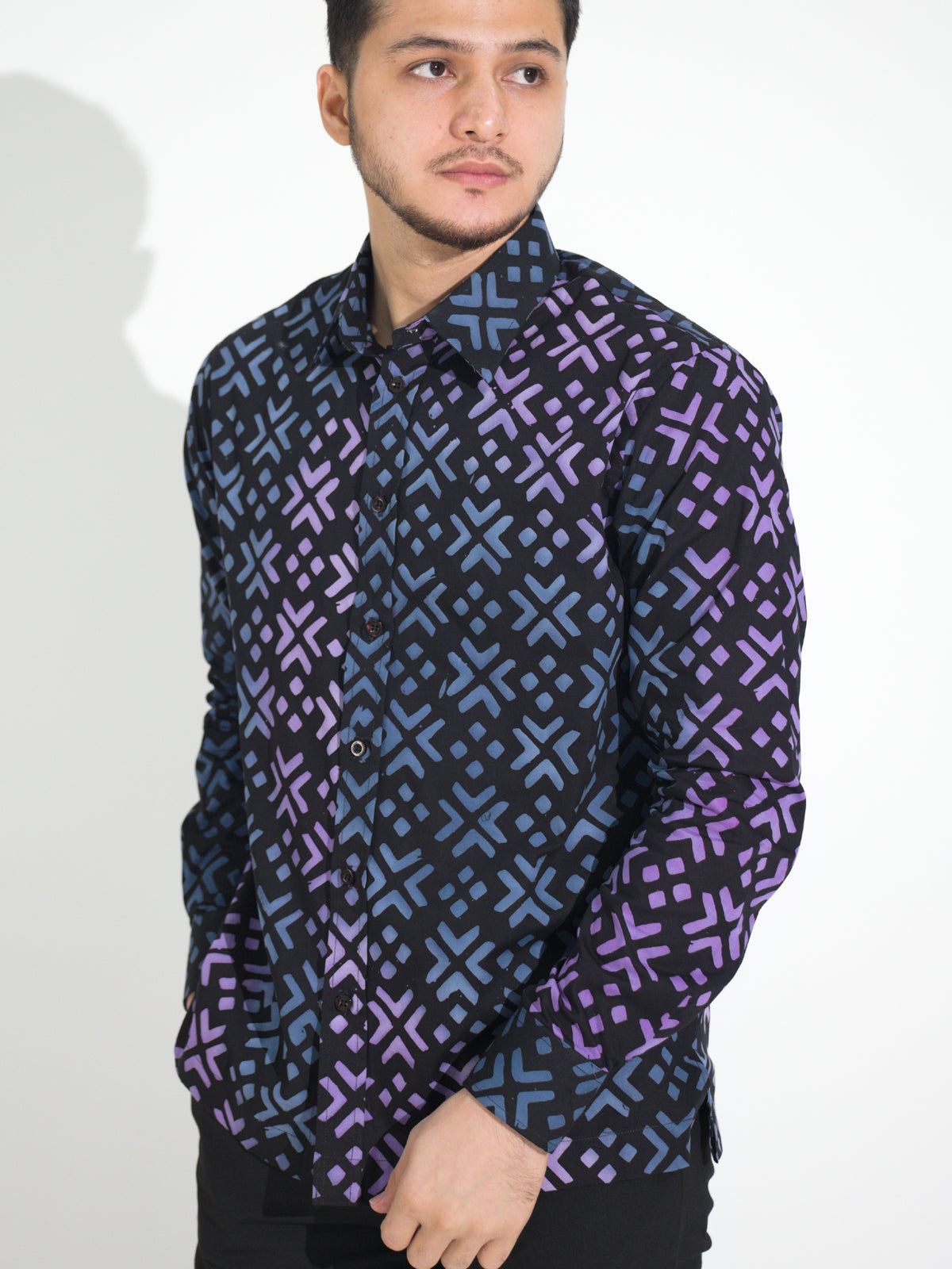 Gema GL915 long-sleeve batik shirt, black with blue and lilac cross motif, close-up