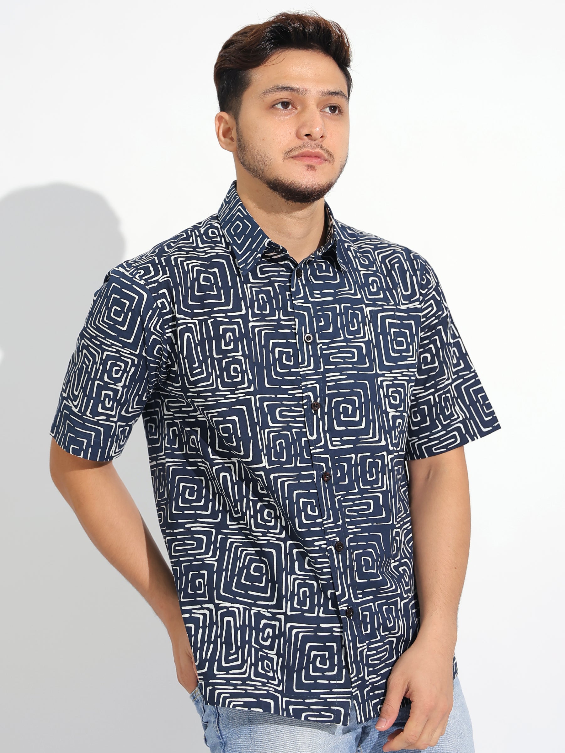 TULUS T946