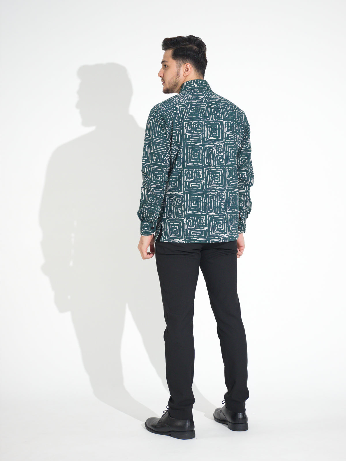 Tulus TL901 long-sleeve batik shirt, green with white square spiral motif, back view