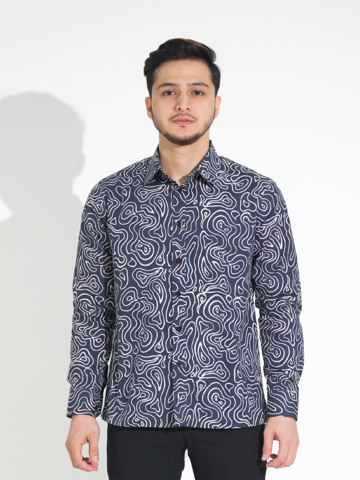 Tulus TL904 long-sleeve batik shirt, navy with white contour line motif, front view