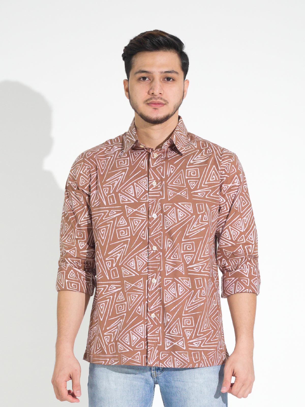 Tulus TL905 long-sleeve batik shirt, rust with white triangle motif, front view